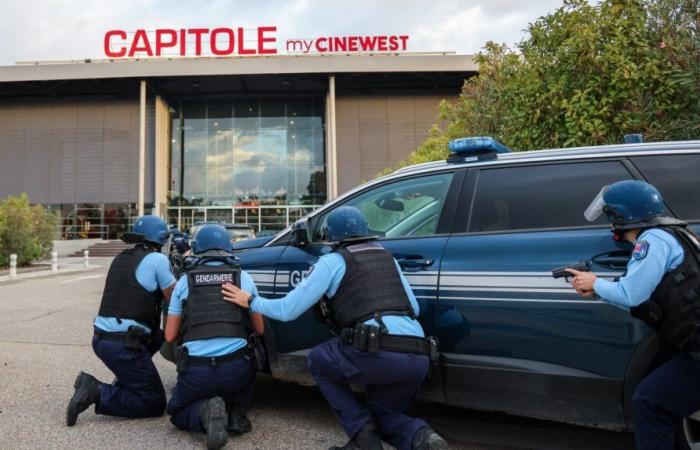 A simulated hostage taking at the Capitole du Pontet cinema