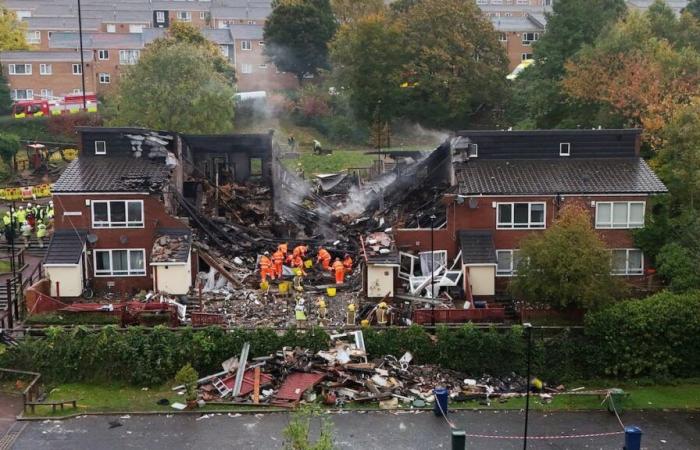 “Devastating” explosion of semi-detached houses: 7-year-old boy killed and six people injured