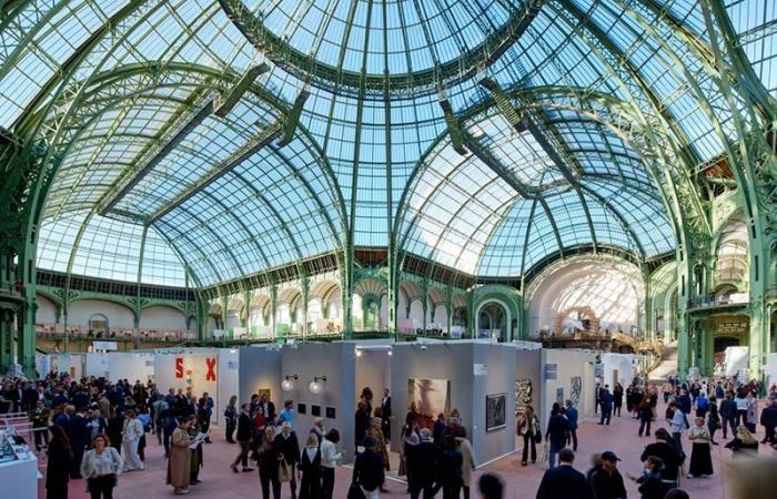 The sun lights up the return of Art Basel to the Grand Palais