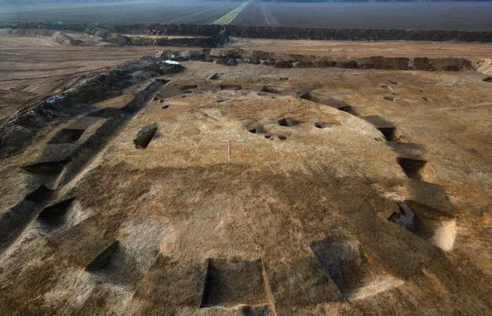 6,000 years of human history unearthed during excavation in UK at West Deeping