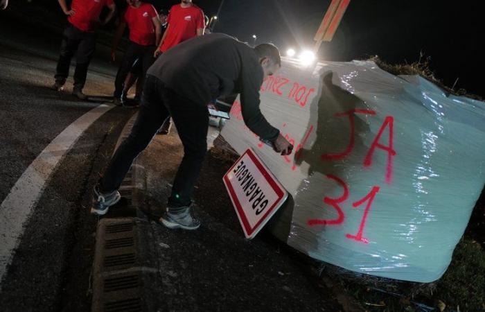 “This time, it was nice, the government is not going to like what happens next”… Last night, the farmers of Haute-Garonne mobilized against precariousness near Toulouse