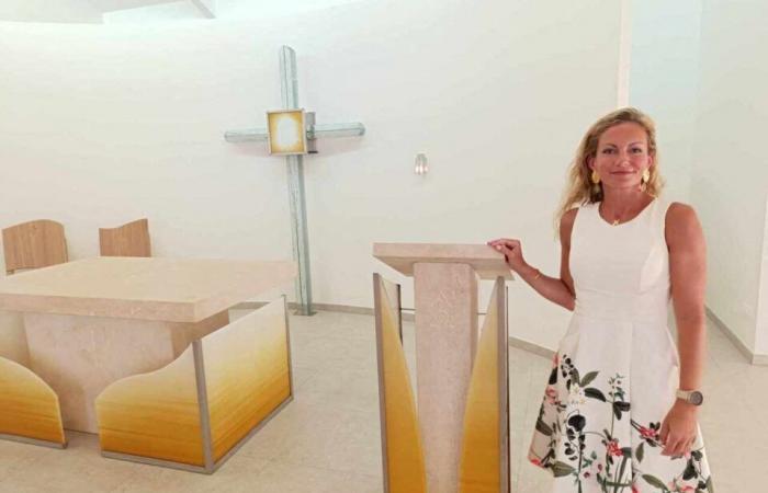 Camiers. Fleur Nabert, the artist of light, captured the sun at the Saint-Félicien chapel