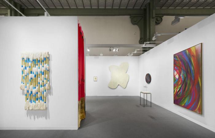 Art Basel Paris 2024: solid first sales