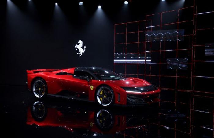 Ferrari unveils its F80 “supercar” at 3.6 million euros