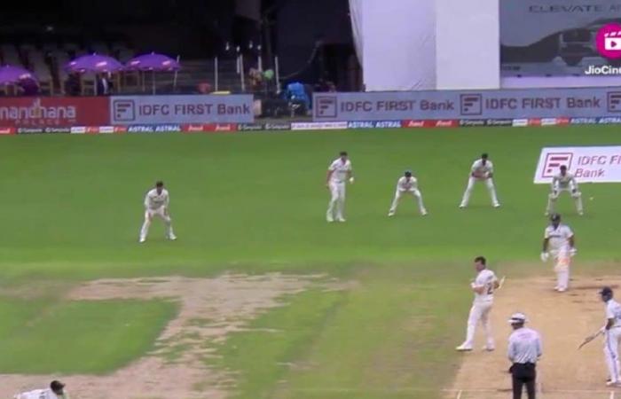 Devon Conway Takes Flying Catch With One Hand To Dismiss Sarfaraz Khan In 1st IND-NZ Test – WATCH