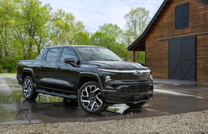 Chevrolet reveals prices for the 2025 Silverado EV as well as a more affordable version