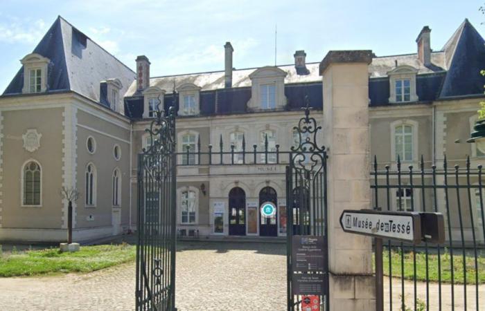 a false ceiling collapses in a Le Mans museum, the Egyptian gallery closed