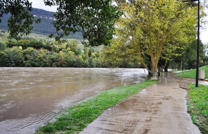 Faced with the risk of flooding, what system has the city of Millau put in place?