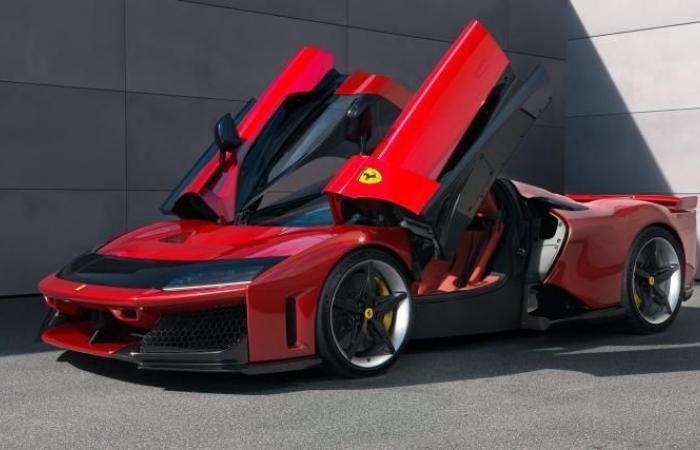 reveal of the new prancing horse supercar