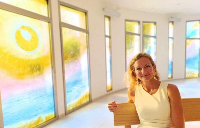 Camiers. Fleur Nabert, the artist of light, captured the sun at the Saint-Félicien chapel