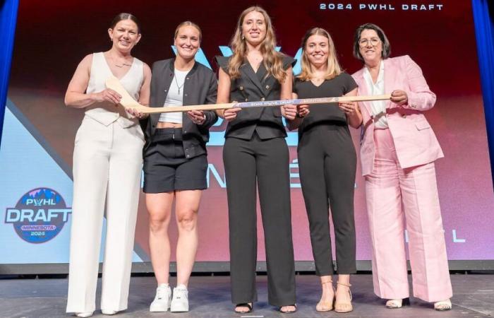 Danièle Sauvageau wins a bet for Marie-Philip Poulin’s team