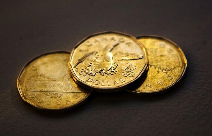 Canadian dollar falls for third week on bets on a sweeping interest rate cut