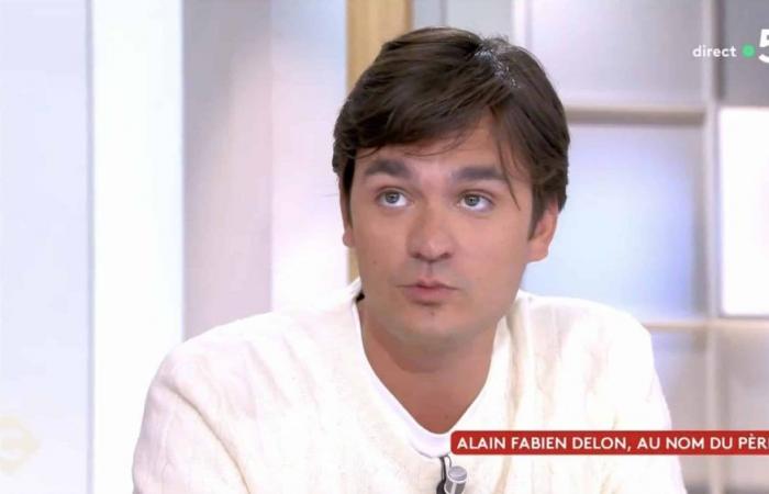 Alain-Fabien Delon makes a surprising revelation about his father’s stroke in “C à Vous”