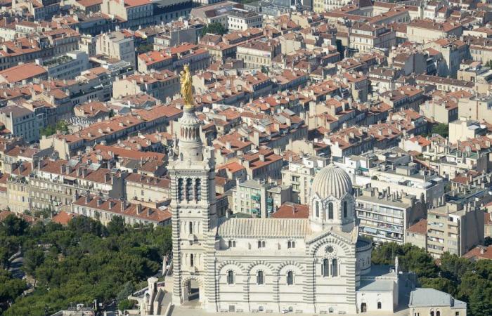 a petition calls for the opening of a “shooting room” at the Notre-Dame-de-la-Garde basilica in Marseille