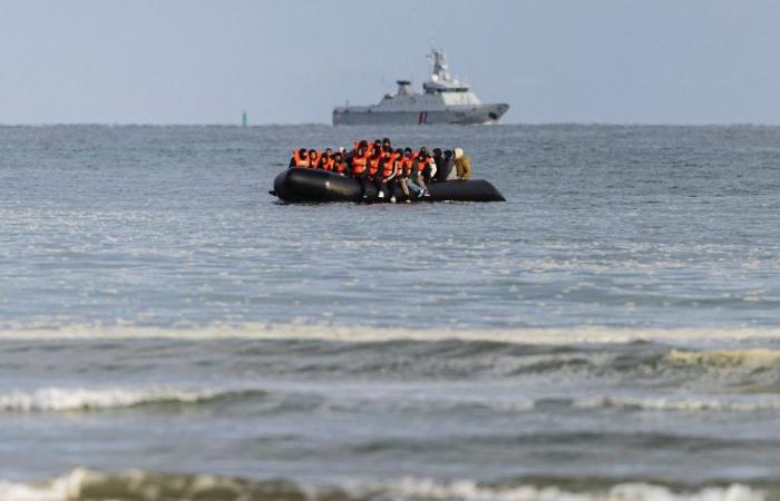 An infant dies in a shipwreck in the English Channel off the coast of Pas-de-Calais