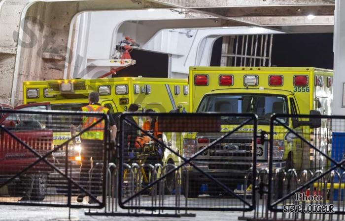 The Québec Lévis ferry hits the quay and causes injuries