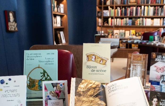 PARIS: Books at the heart of L’École des Arts Joailliers