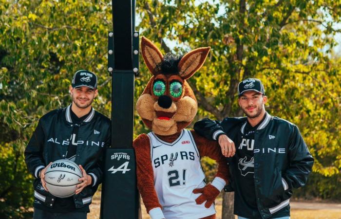 Merchandising – The Alpine F1 team collaborates with New Era and the San Antonio Spurs