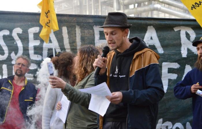 punch action by farmers at a Lactalis site