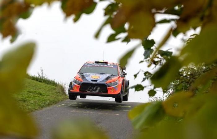 Thierry Neuville ends the day in the lead of the Central European Rally, ahead of Sébastien Ogier