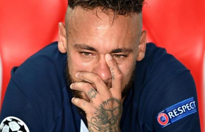 in tears, Neymar talks about his injury