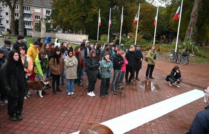 in Calais, a tribute paid to the baby who died in the English Channel