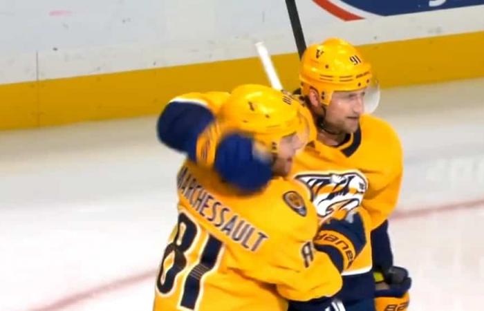 Stamkos finally unlocks, but the Predators get bogged down