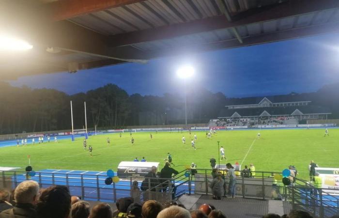 a light failure interrupts the match between the Rugby Club Bassin d’Arcachon and Marmande