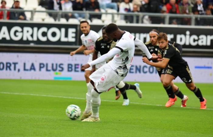 Amiens SC achieves a fifth victory at home against Ajaccio