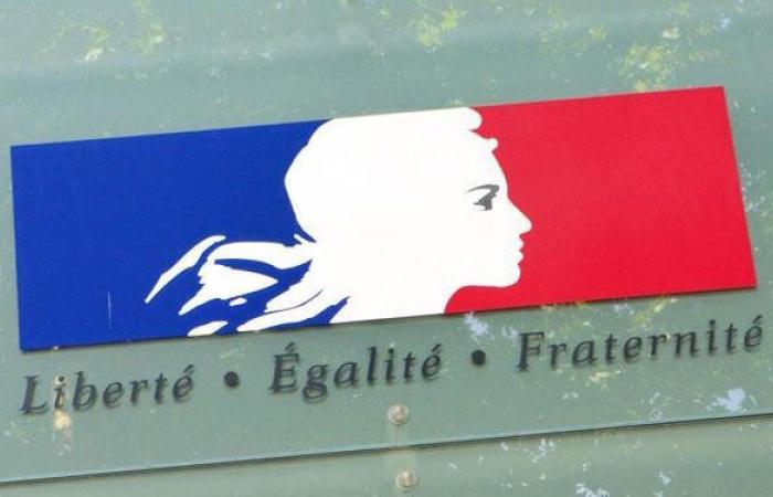 The town hall of this town adds “secularism” to the French national motto