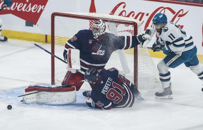 Jets crush Sharks 8-3