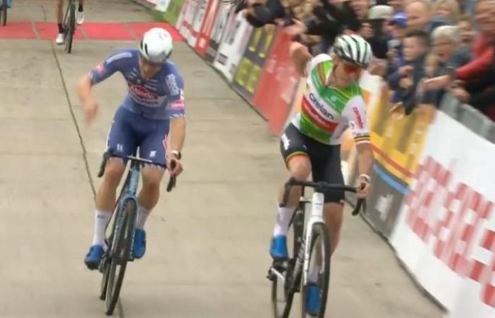 Cyclo-cross. Cyclism. Exact Cross – Laurens Sweeck bats Niels Vandeputte in a sprint in Essen