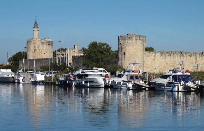 a boater seriously burned by an explosion on his boat