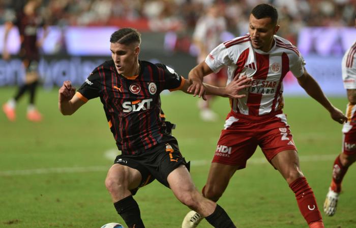 Galatasaray won differently away from Antalyaspor and broke the Super League record