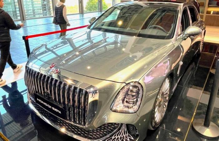 Mondial de l’Auto – Hongqi: Chinese Rolls?