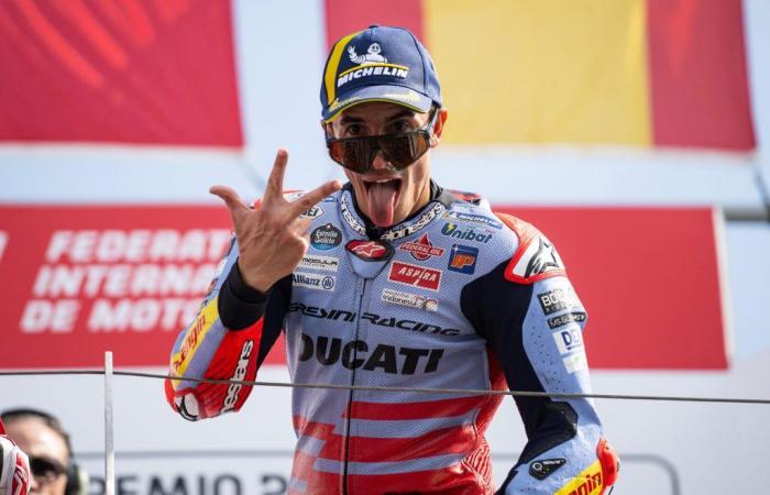 Marc Márquez plays the spoilsport in the Martín/Bagnaia duel!