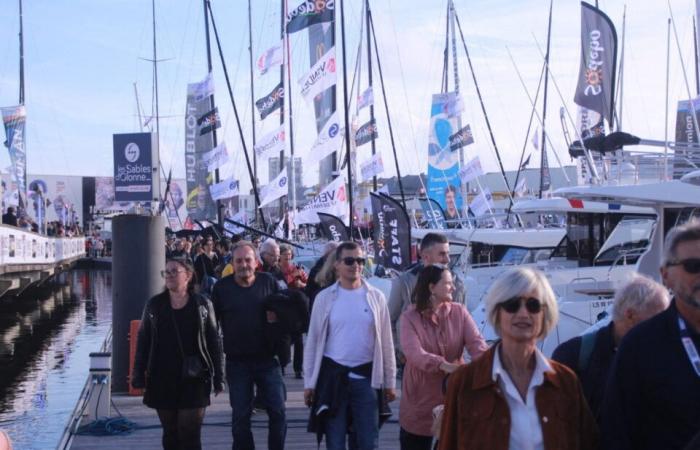 IN PICTURES. Relive the first day in the Vendée Globe village as if you were there!