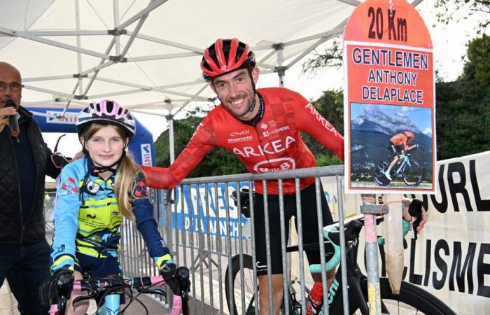 IN PICTURES. The big family of Cotentin cycling united around Anthony Delaplace