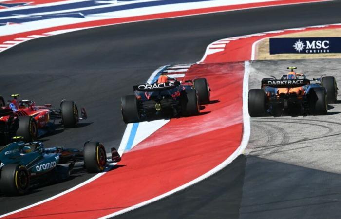 after a crazy start, Leclerc widens the gap on Verstappen