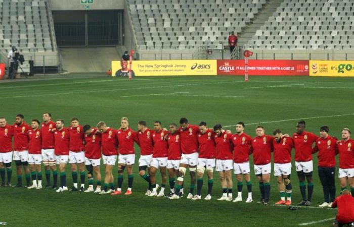 a coach campaigns for the selection of players playing in France