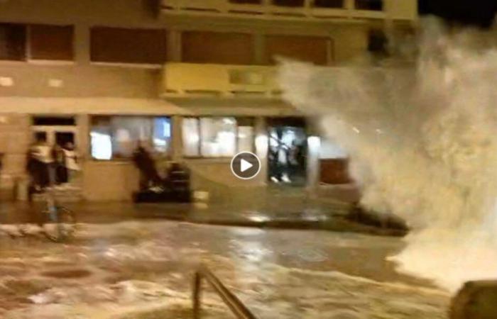 VIDEO. A wave sweeps away spectators during high tides in Saint-Malo