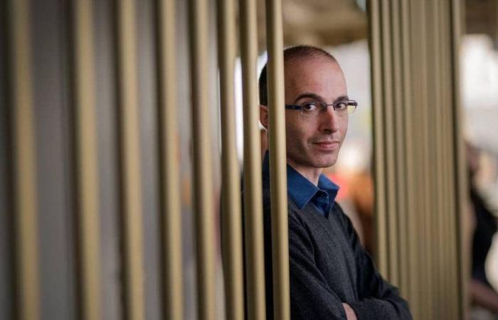 Where does the dazzling success of Yuval Noah Harari, the historian with 20 million books sold, come from?