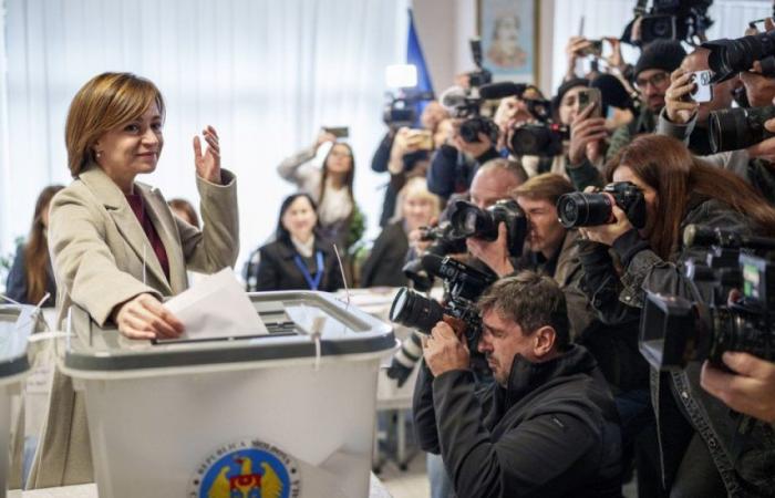 Moldova: “no” seems to win in the EU referendum; Maia Sandu in the lead in the presidential election