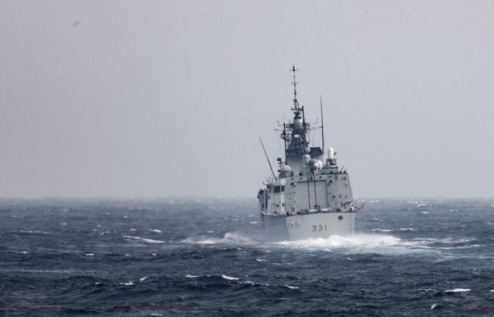 Tensions with China: Western warships cross the Taiwan Strait