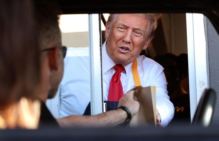 Trump mocks Harris’ story from behind the fryer at McDonald’s