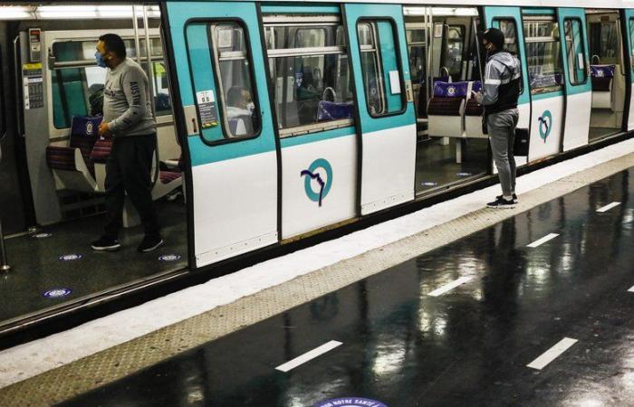 An RER D train collides with a construction machine, three people injured in relative emergency