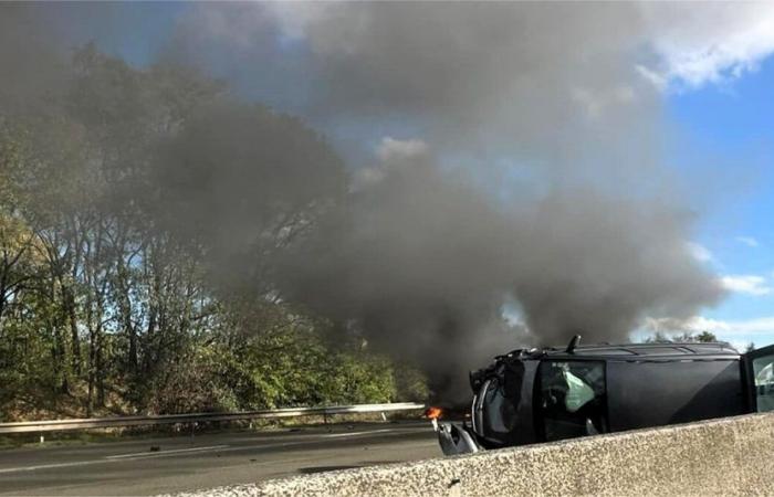 a car catches fire after an accident on the A6 motorway