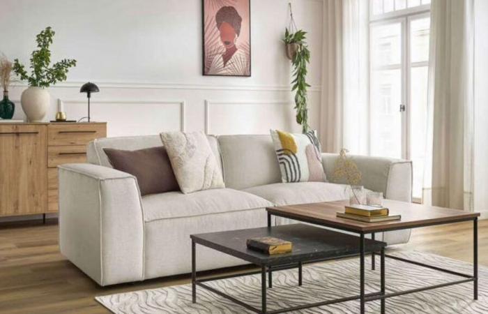 This Bobochic sofa in off-white fabric is exclusive and on sale at Conforama