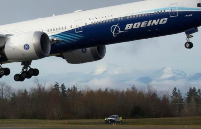 Heavy quarterly loss for Boeing, which hopes for an end to the strike: News