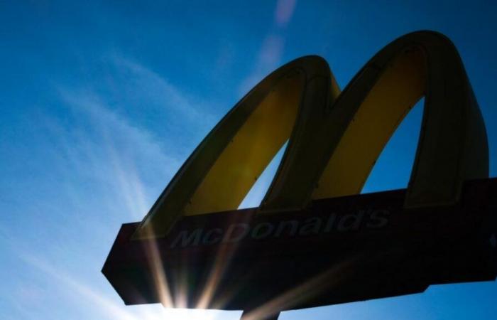 McDonald's: one dead and dozens sick due to E.coli bacteria in hamburgers in the United States